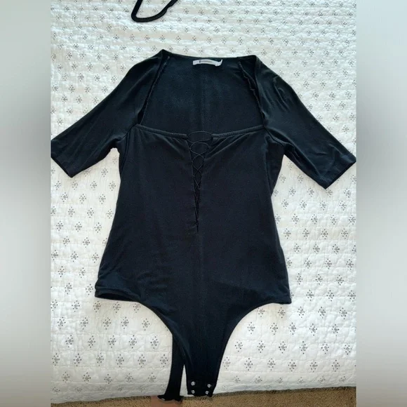 Alexander Wang Stretch Jersey Criss Cross Front Short Sleeve Bodysuit - Picture 5 of 11